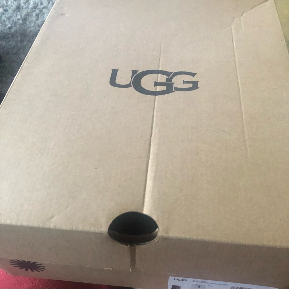 Girl Ugg boots